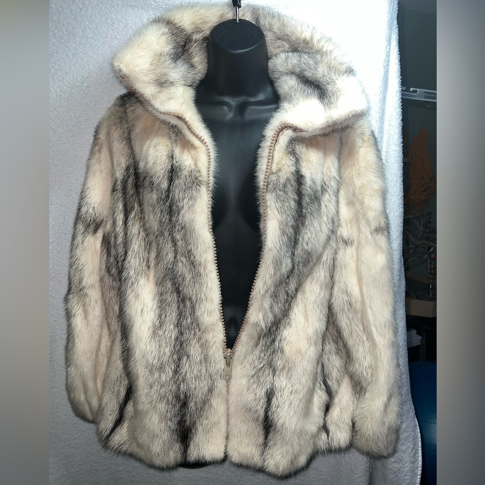 Pam Mahoney of Dallas Mink Coat - Picture 8 of 10